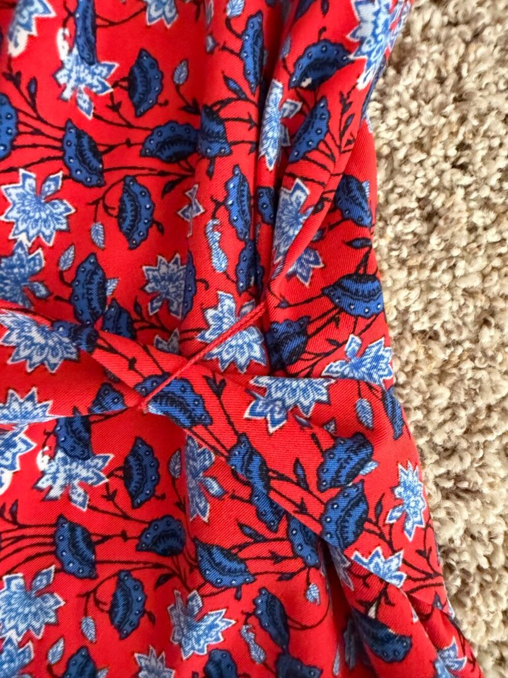 Red Floral Pattern Dress - Picture 7 of 9